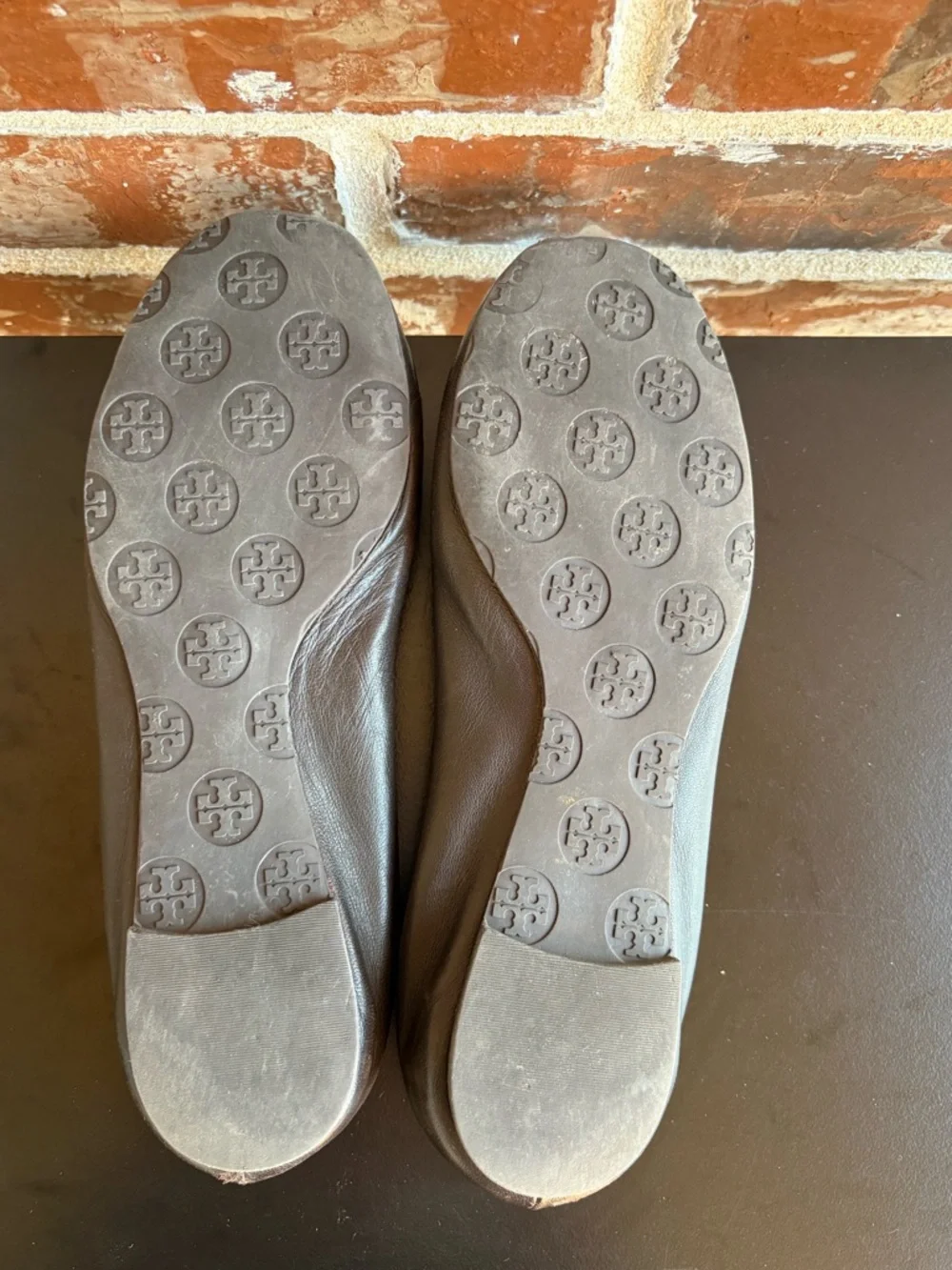 Tory Burch Brown Leather Reva Logo Ballet Flats Size 8.5 Travel